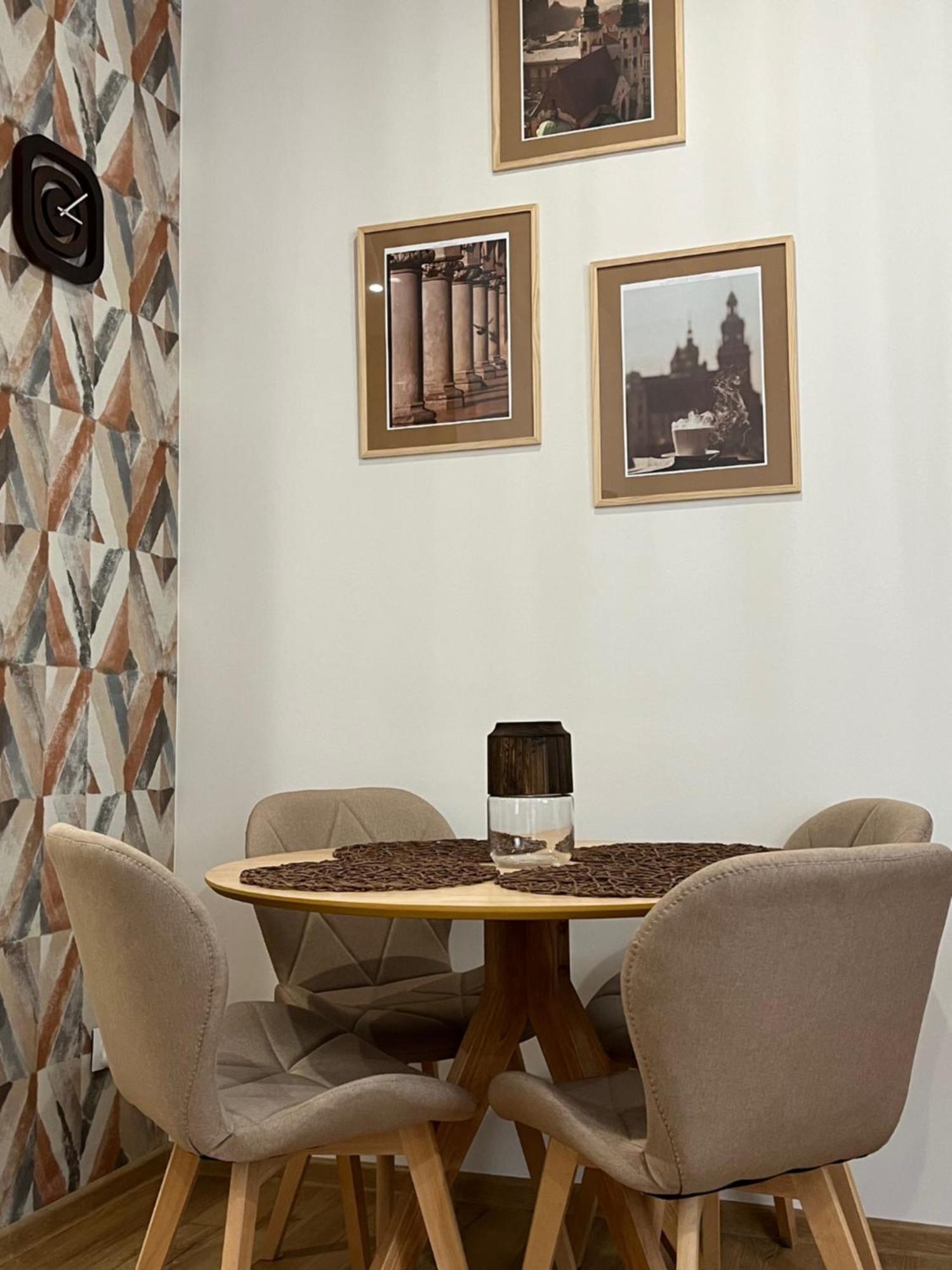 St. Cross Apartment كراكوفيا المظهر الخارجي الصورة